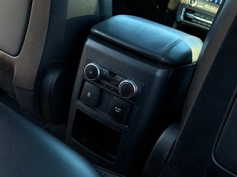 Certified 2020 Ford Explorer Platinum w/ Premium Technology Package image 24