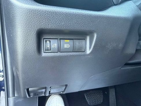 Used 2025 Toyota RAV4 XLE AWD/4WD image 25