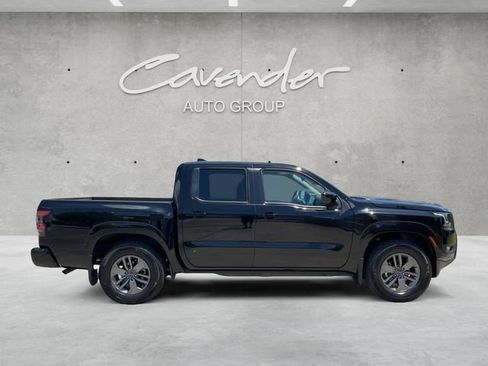 Used 2025 Nissan Frontier SV w/ SV Convenience Package RWD image 17