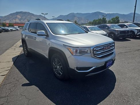 Used 2018 GMC Acadia SLT AWD/4WD image 3