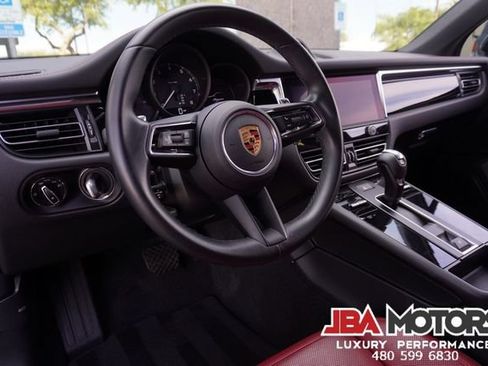 Used 2024 Porsche Macan AWD/4WD image 5
