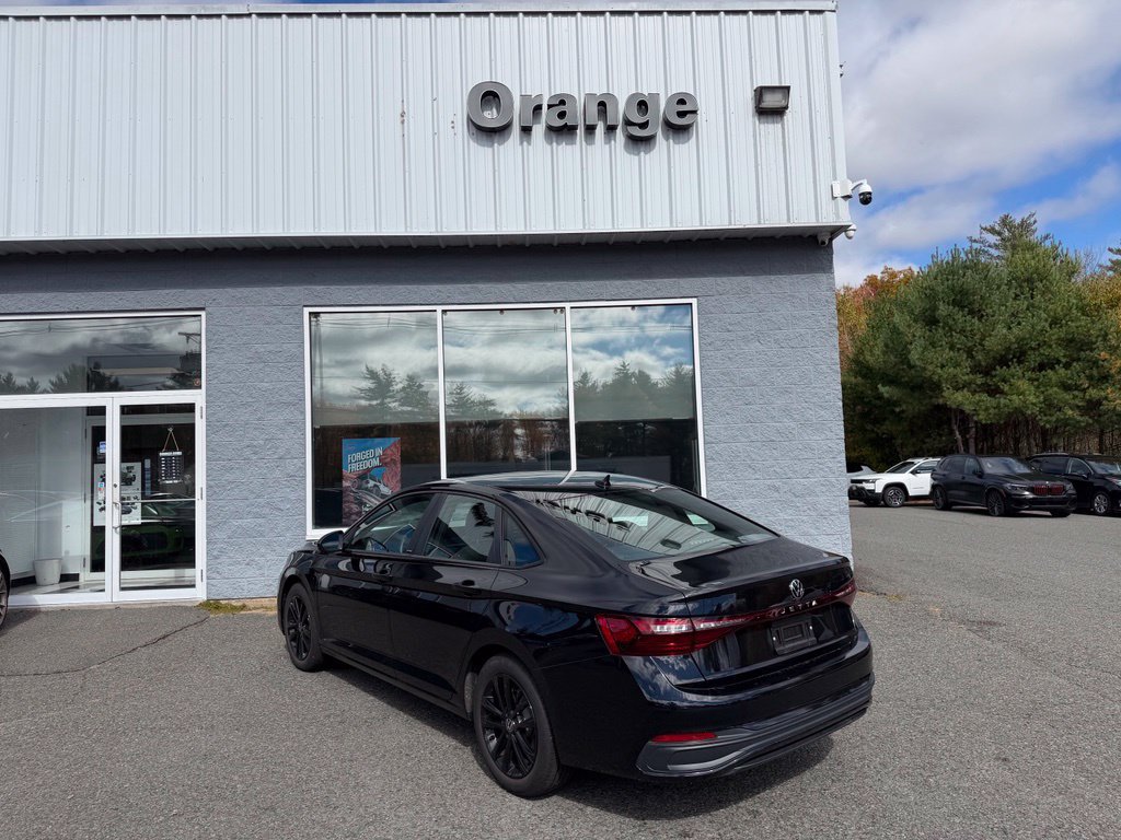 Used 2025 Volkswagen Jetta Sport FWD image 3