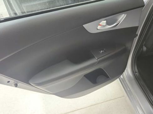 Used 2023 Kia Forte LXS w/ LXS Technology Package image 18