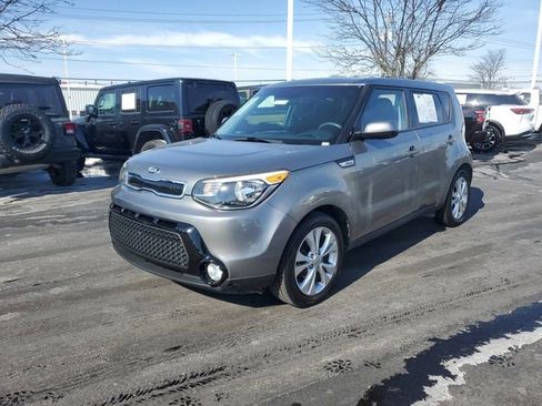 Used 2016 Kia Soul + image 2