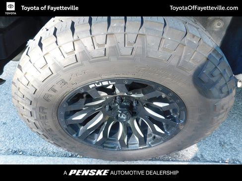 Used 2024 Jeep Wrangler Sahara w/ Technology Group image 7