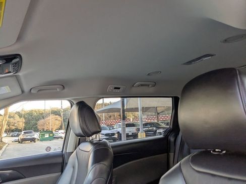 Used 2025 Kia Carnival image 15