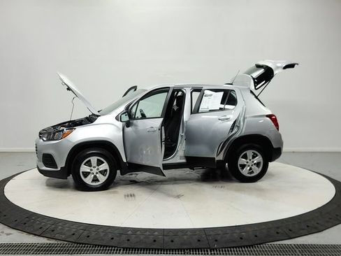 Used 2017 Chevrolet Trax LS AWD/4WD image 13
