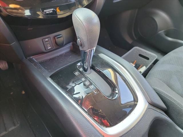 Used 2015 Nissan Rogue S FWD image 20