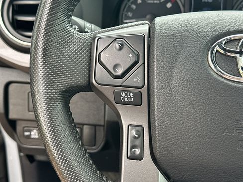 Used 2021 Toyota Tacoma TRD Sport AWD/4WD image 16