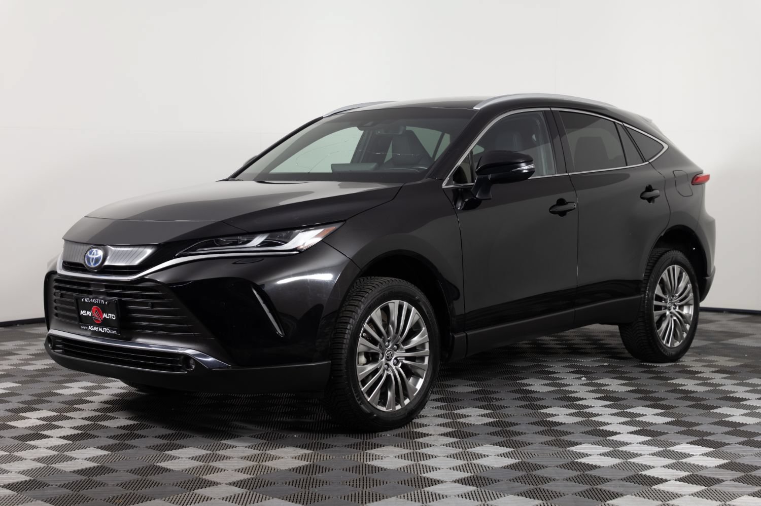 Used 2024 Toyota Venza XLE AWD/4WD image 1