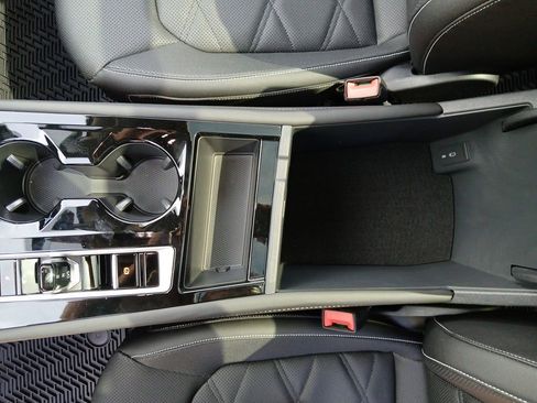 New 2025 Volkswagen Atlas SE image 25