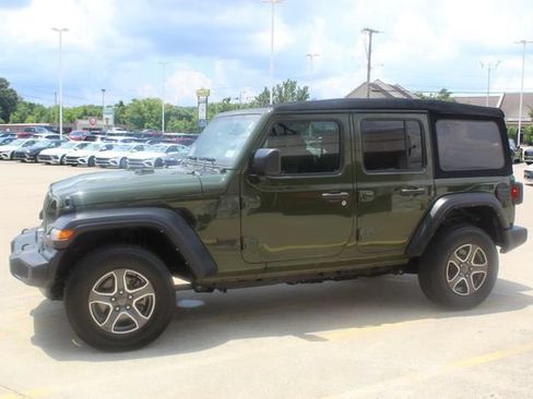 Used 2022 Jeep Wrangler Unlimited Sport AWD/4WD image 2