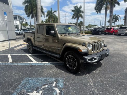 Used 2020 Jeep Gladiator Overland w/ Dual Top Group image 3