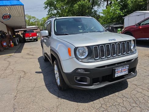 Used 2016 Jeep Renegade Latitude AWD/4WD image 5