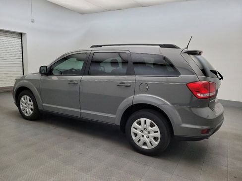 Used 2019 Dodge Journey SE FWD image 3