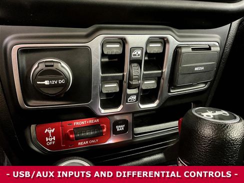Used 2019 Jeep Wrangler Unlimited Rubicon w/ Cold Weather Group AWD/4WD image 16