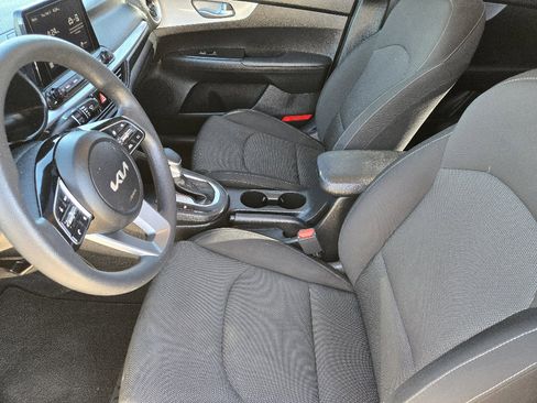 Certified 2024 Kia Forte LXS w/ LXS Technology Package image 18