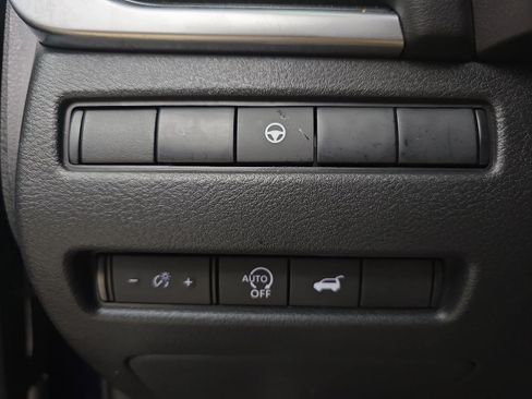 Used 2026 Nissan Rogue SV FWD image 35