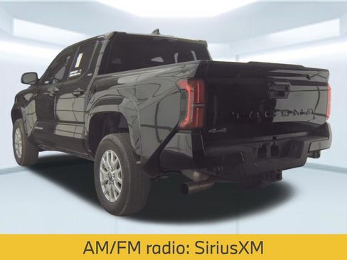 Used 2025 Toyota Tacoma SR5 AWD/4WD image 4