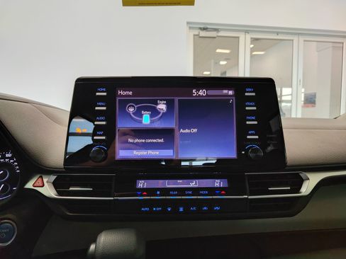 Used 2021 Toyota Sienna LE image 26