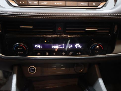 Used 2022 Nissan Rogue SV image 28