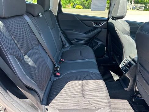 Used 2020 Subaru Forester Premium AWD/4WD image 18