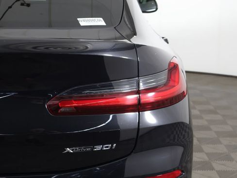 Used 2024 BMW X4 xDrive30i AWD/4WD image 19