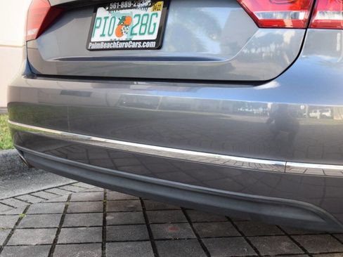 Used 2015 Volkswagen Passat TDI SEL Premium image 18