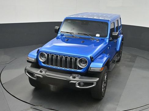Used 2024 Jeep Wrangler Unlimited Sahara w/ Technology Group AWD/4WD image 42