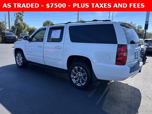 Used 2007 Chevrolet Suburban LT w/ LT Preferred Equipment Group image 4