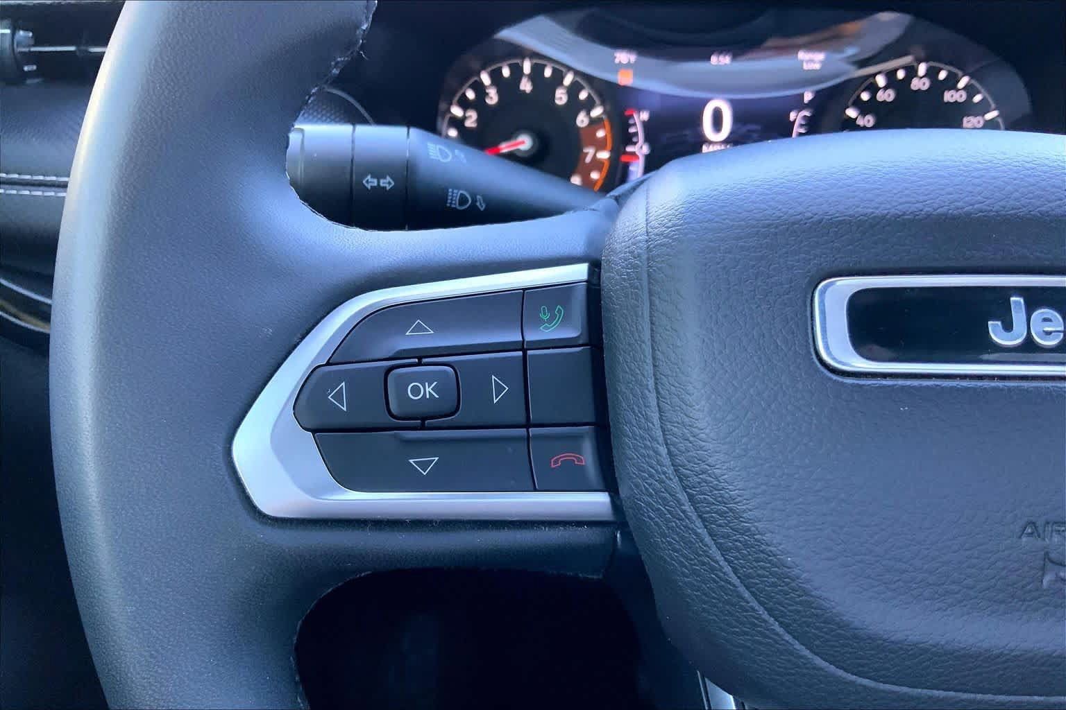 Used 2023 Jeep Compass Latitude AWD/4WD image 24