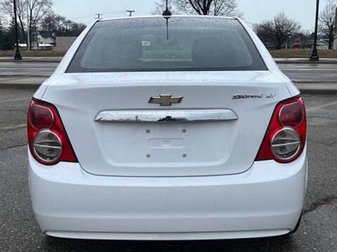 Used 2016 Chevrolet Sonic LT image 4
