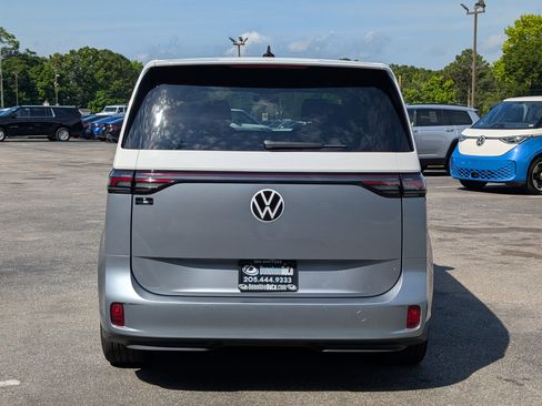 Used 2025 Volkswagen ID. Buzz Pro S Plus RWD image 8