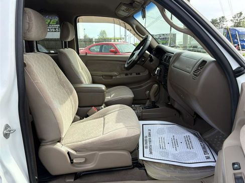 Used 2004 Toyota Tacoma 4x4 Xtracab image 13