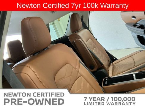 Used 2025 Nissan Pathfinder Platinum AWD/4WD image 24