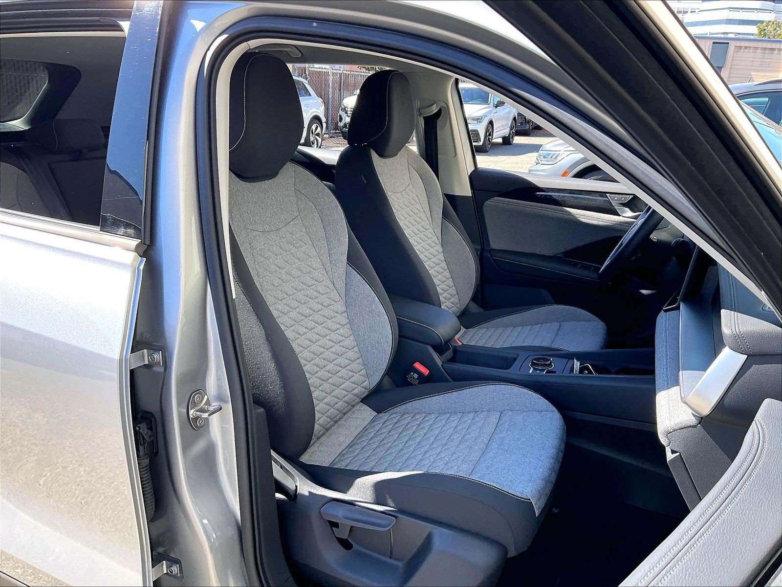 Certified 2025 Volkswagen Tiguan S FWD image 6