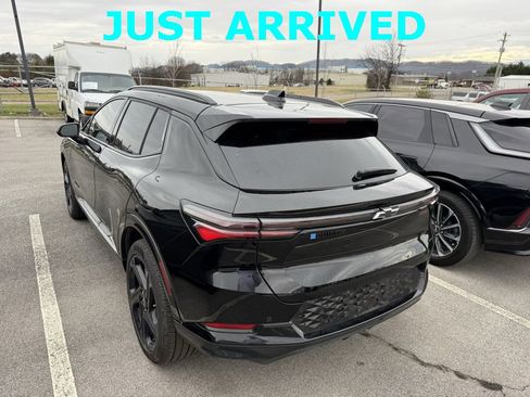 Certified 2025 Chevrolet Equinox EV RS image 4