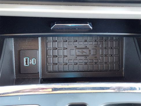 Used 2024 Ford Expedition Max XLT image 20