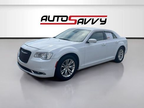 Used 2021 Chrysler 300 Touring L RWD image 3