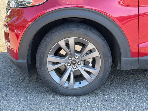 Used 2022 Ford Explorer XLT w/ Equipment Group 202A RWD image 9