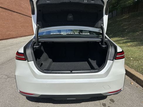 Certified 2025 BMW 530i xDrive w/ Premium Package image 29