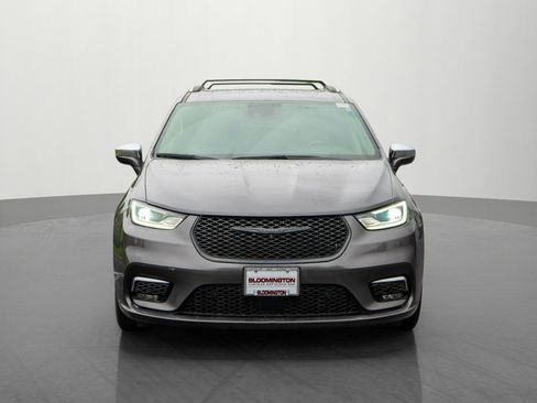 Used 2021 Chrysler Pacifica Limited w/ Premium & Safety Sphere Group AWD/4WD image 2