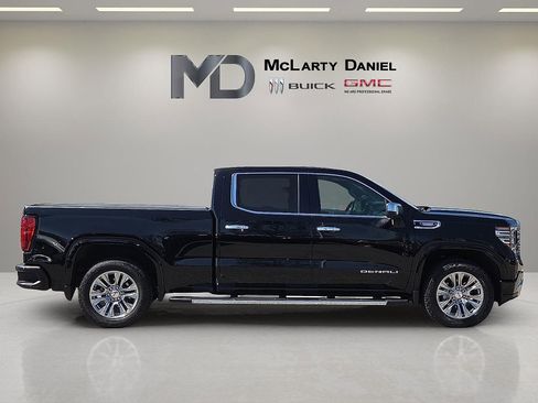 Used 2024 GMC Sierra 1500 Denali w/ Technology Package AWD/4WD image 6
