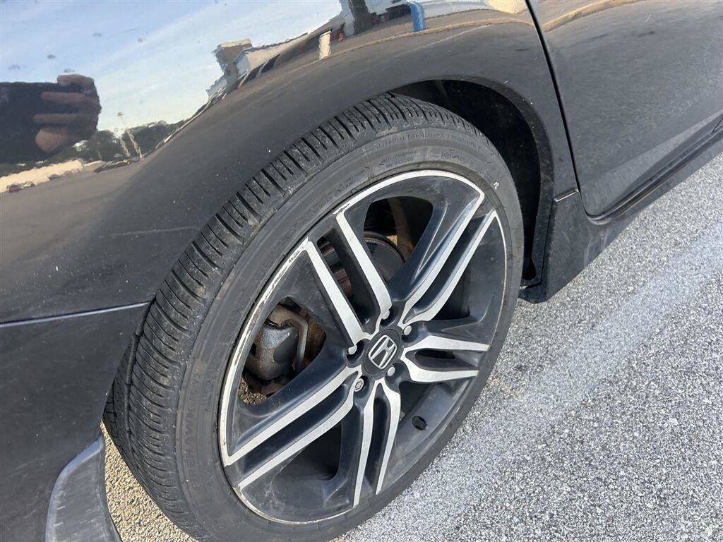 Used 2017 Honda Accord Touring image 19