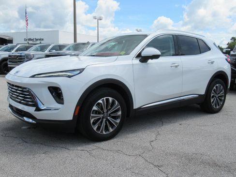 Used 2025 Buick Envision Preferred AWD/4WD image 3