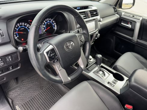 Used 2016 Toyota 4Runner SR5 Premium image 12