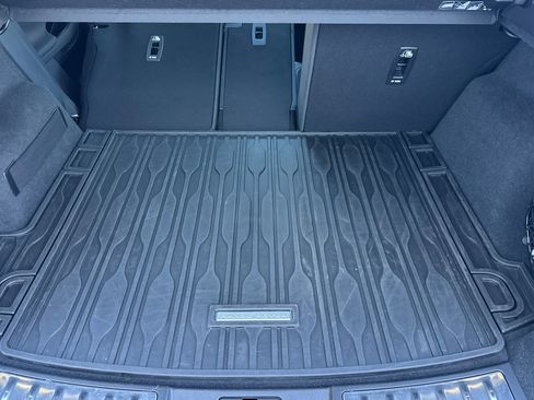 Used 2024 Land Rover Range Rover Evoque Dynamic SE image 34