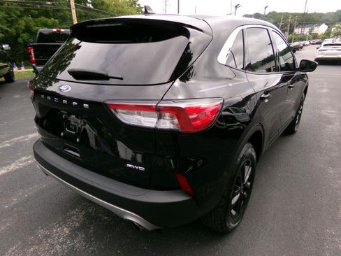 Used 2022 Ford Escape SE w/ Cold Weather Package AWD/4WD image 9