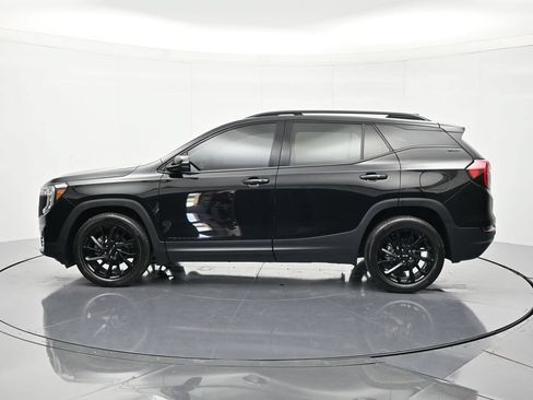 Used 2023 GMC Terrain SLT w/ Tech Package FWD image 8
