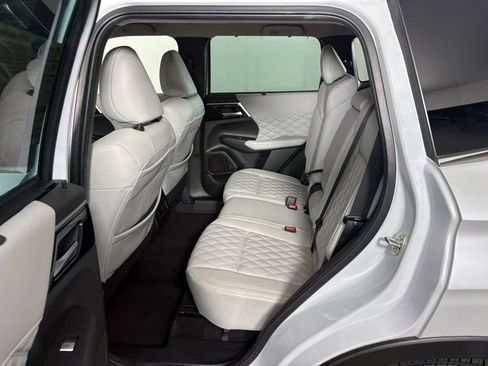 Used 2023 Mitsubishi Outlander SEL FWD image 28